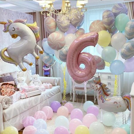 Готовое решение из воздушных шаров с гелием Единороги и леденцы