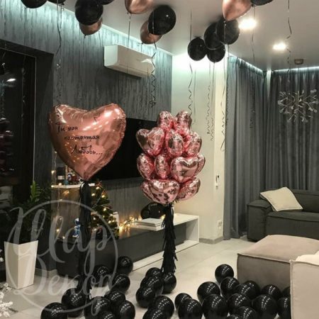 Готовое решение из воздушных шаров Сердце розовое золото